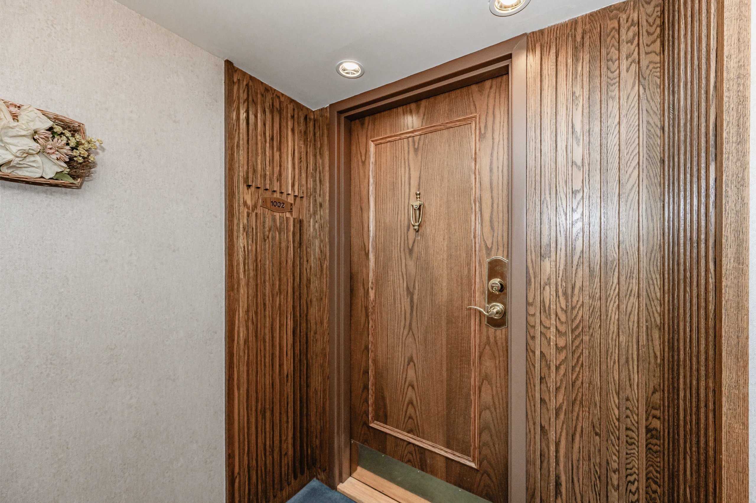 Waterfront Lakeside Condo