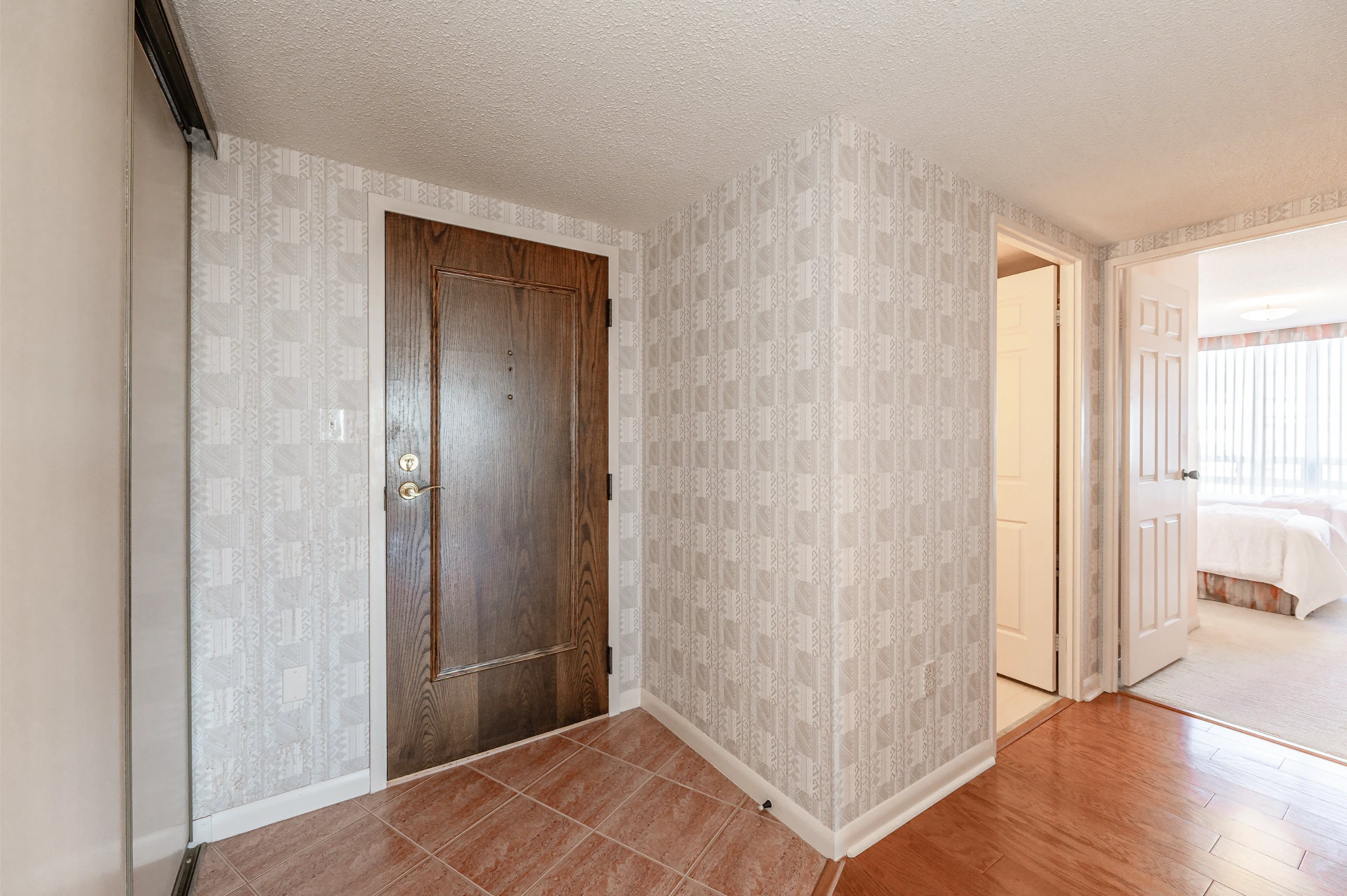 Waterfront Lakeside Condo