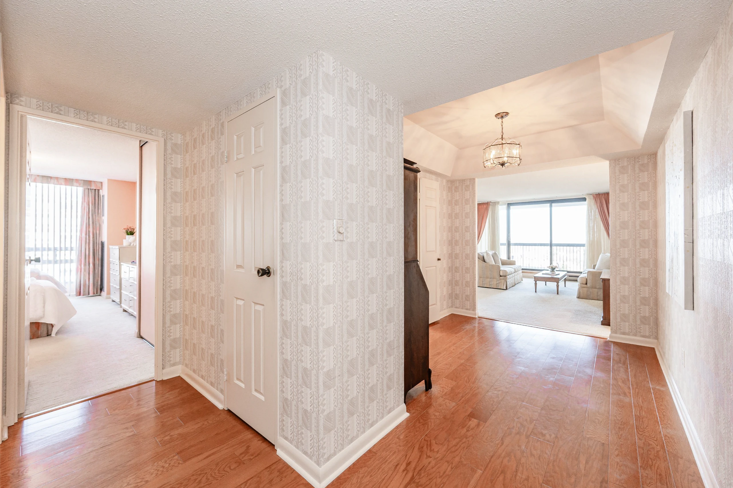 Waterfront Lakeside Condo