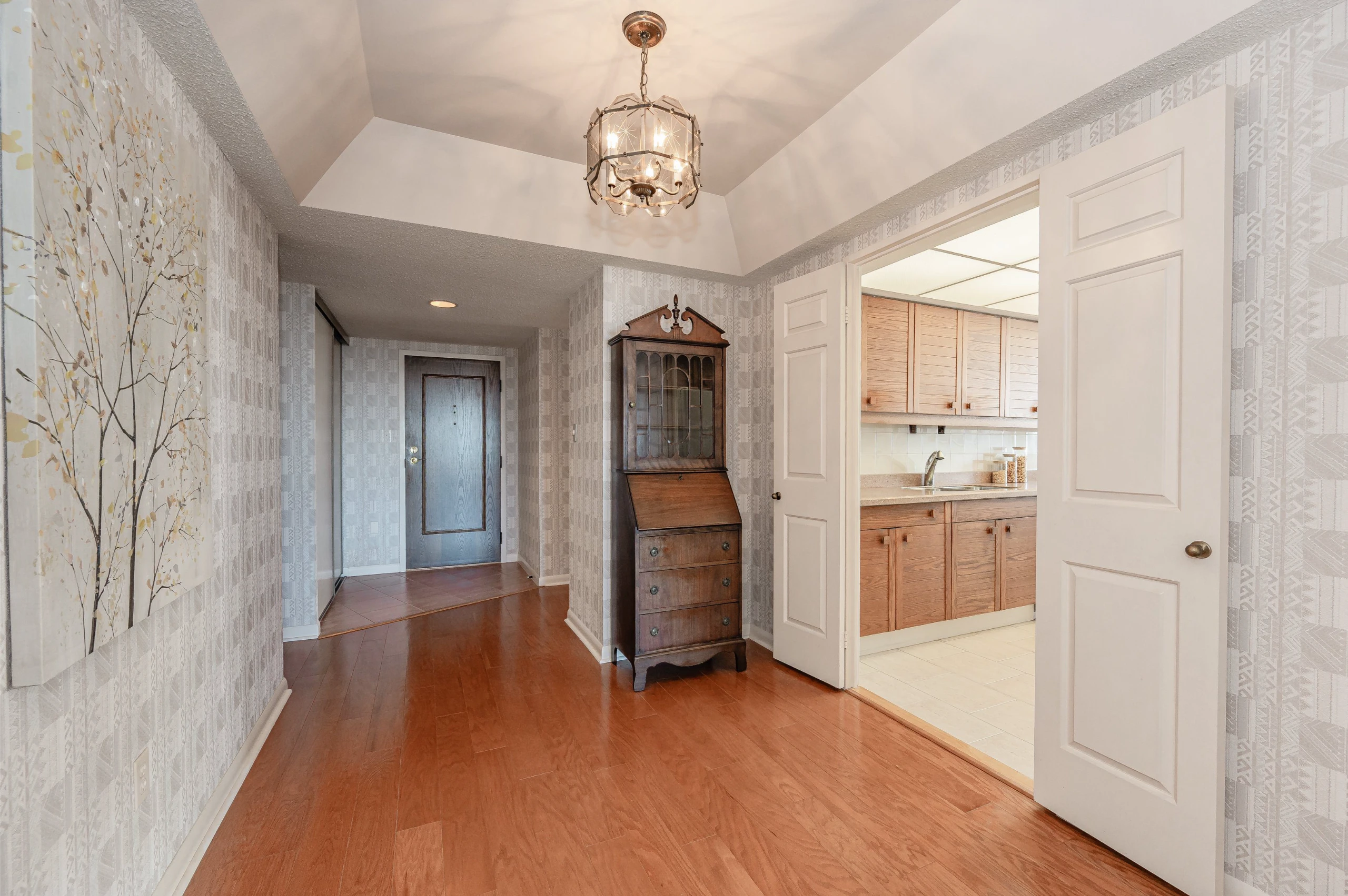 Waterfront Lakeside Condo