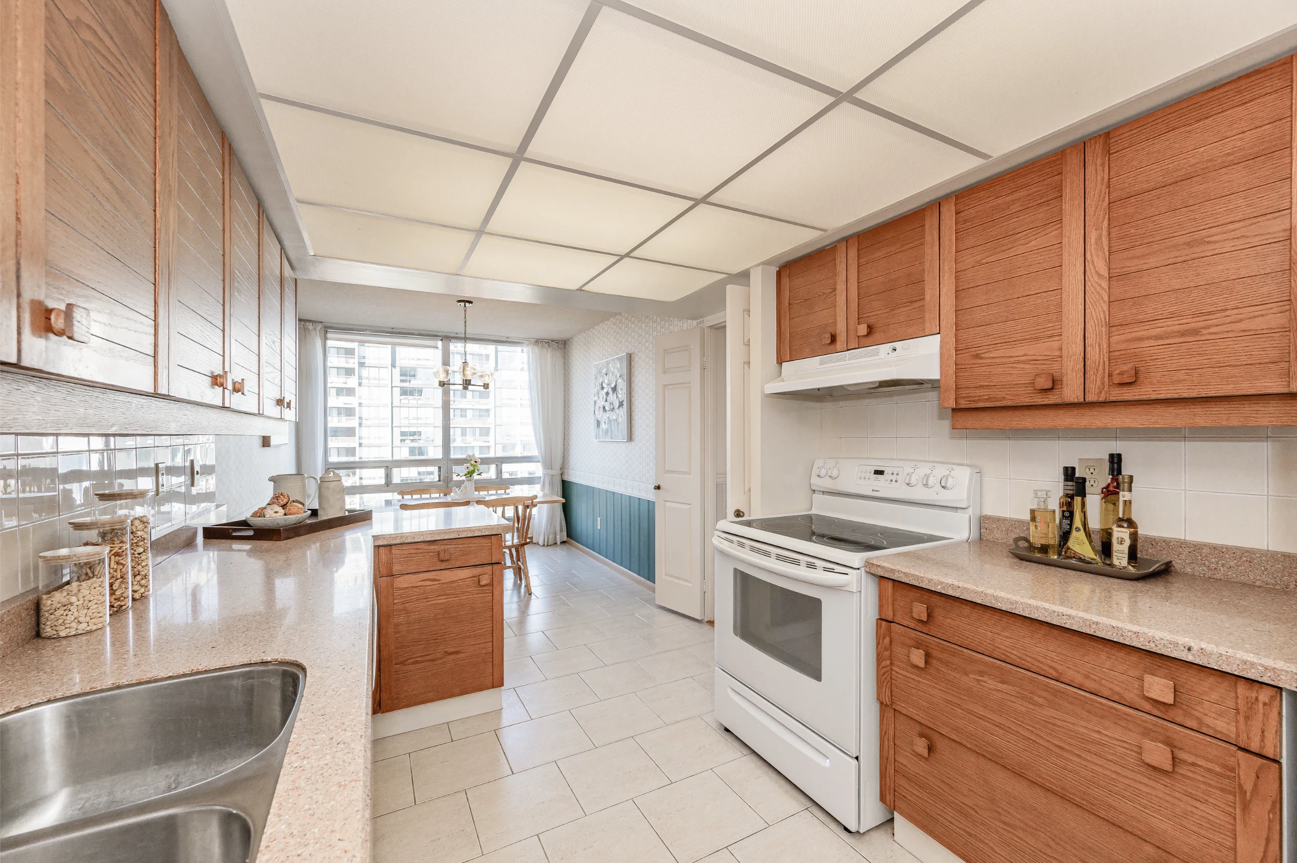 Waterfront Lakeside Condo