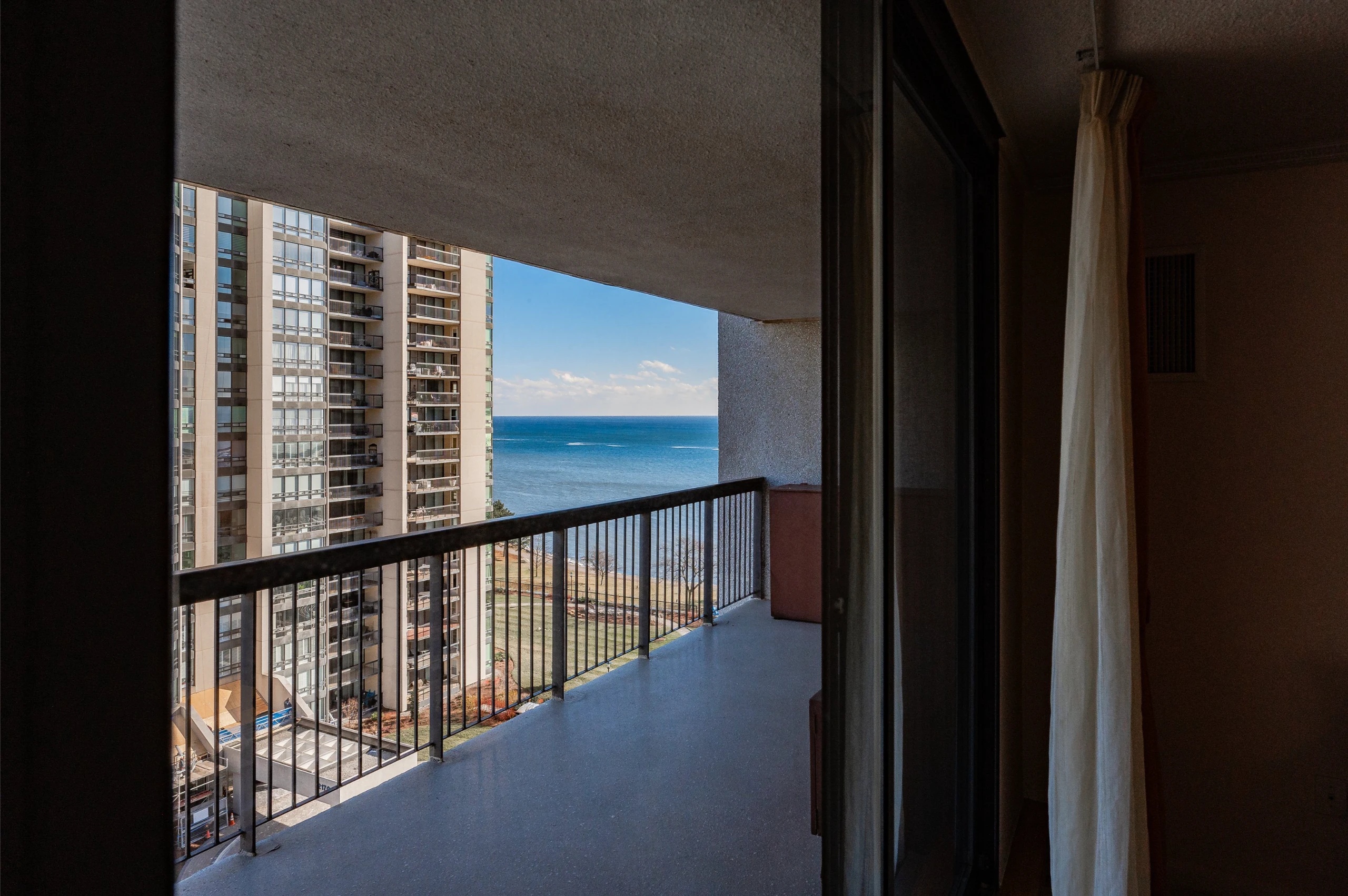 Waterfront Lakeside Condo