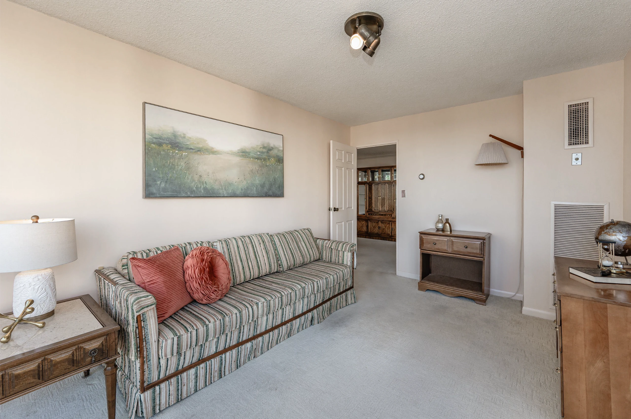 Waterfront Lakeside Condo