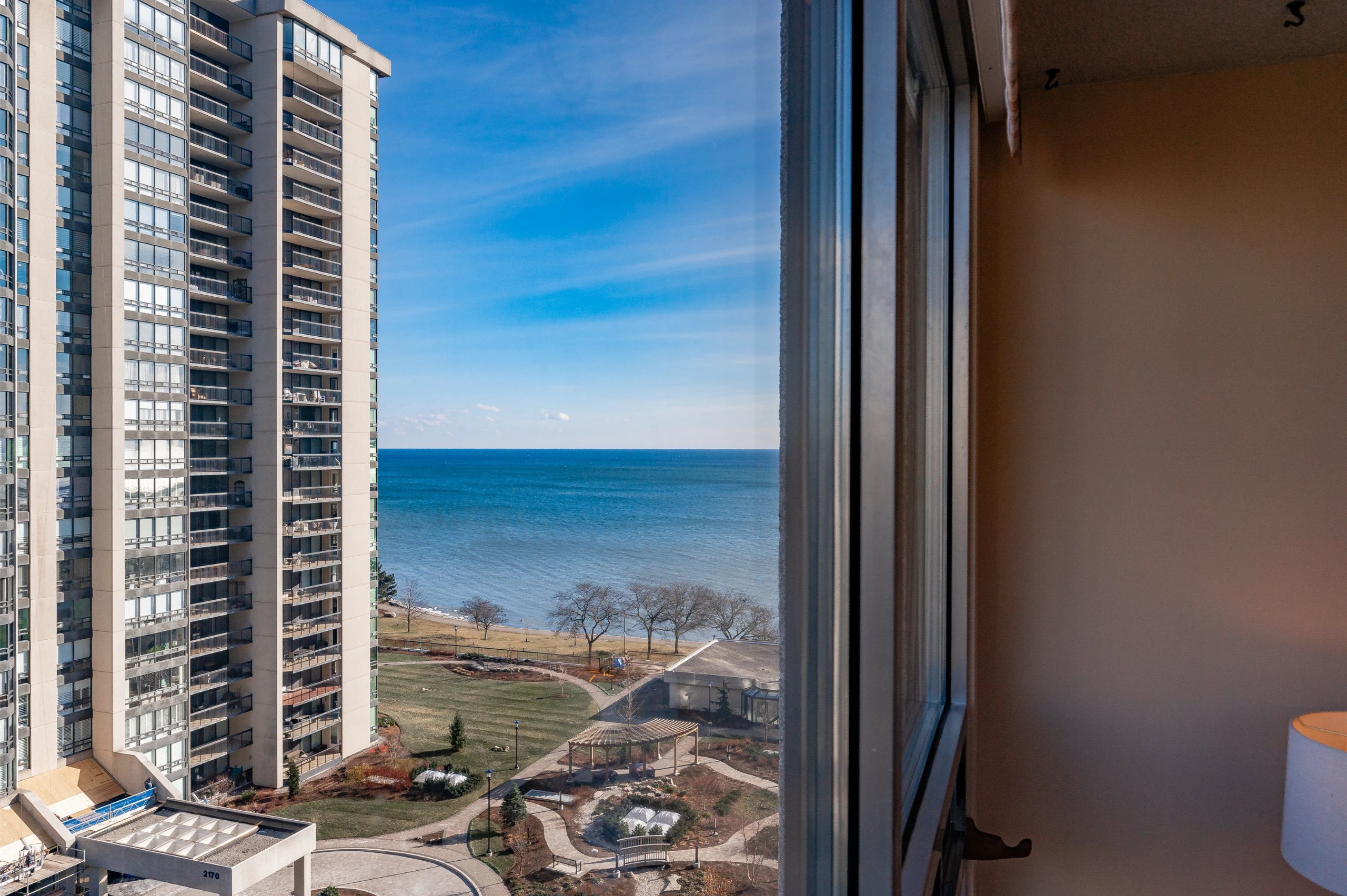 Waterfront Lakeside Condo