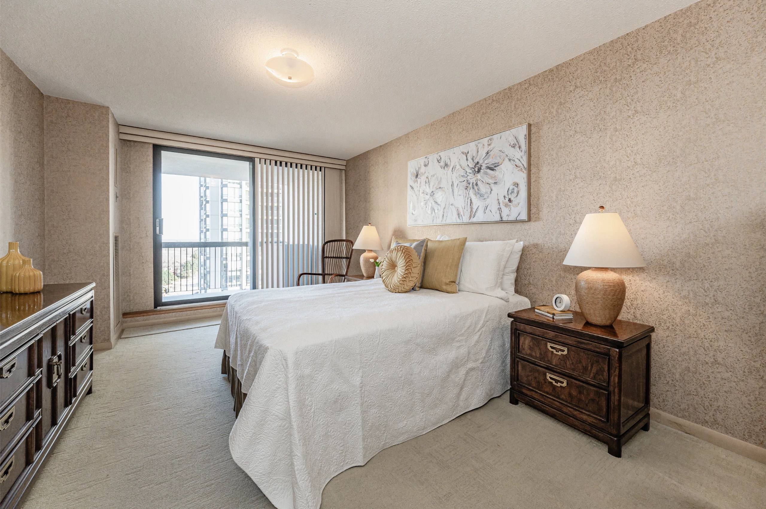 Waterfront Lakeside Condo