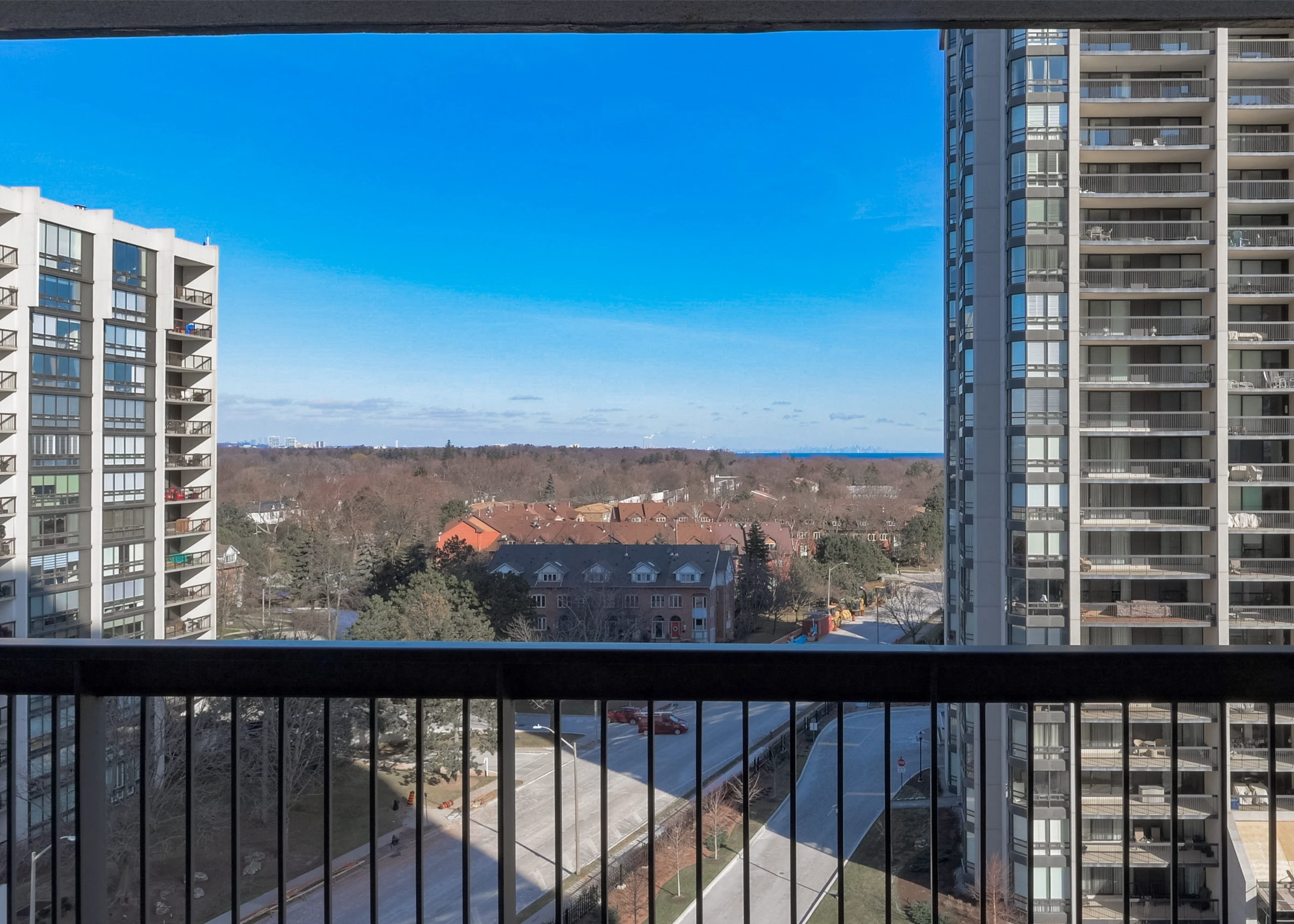 Waterfront Lakeside Condo