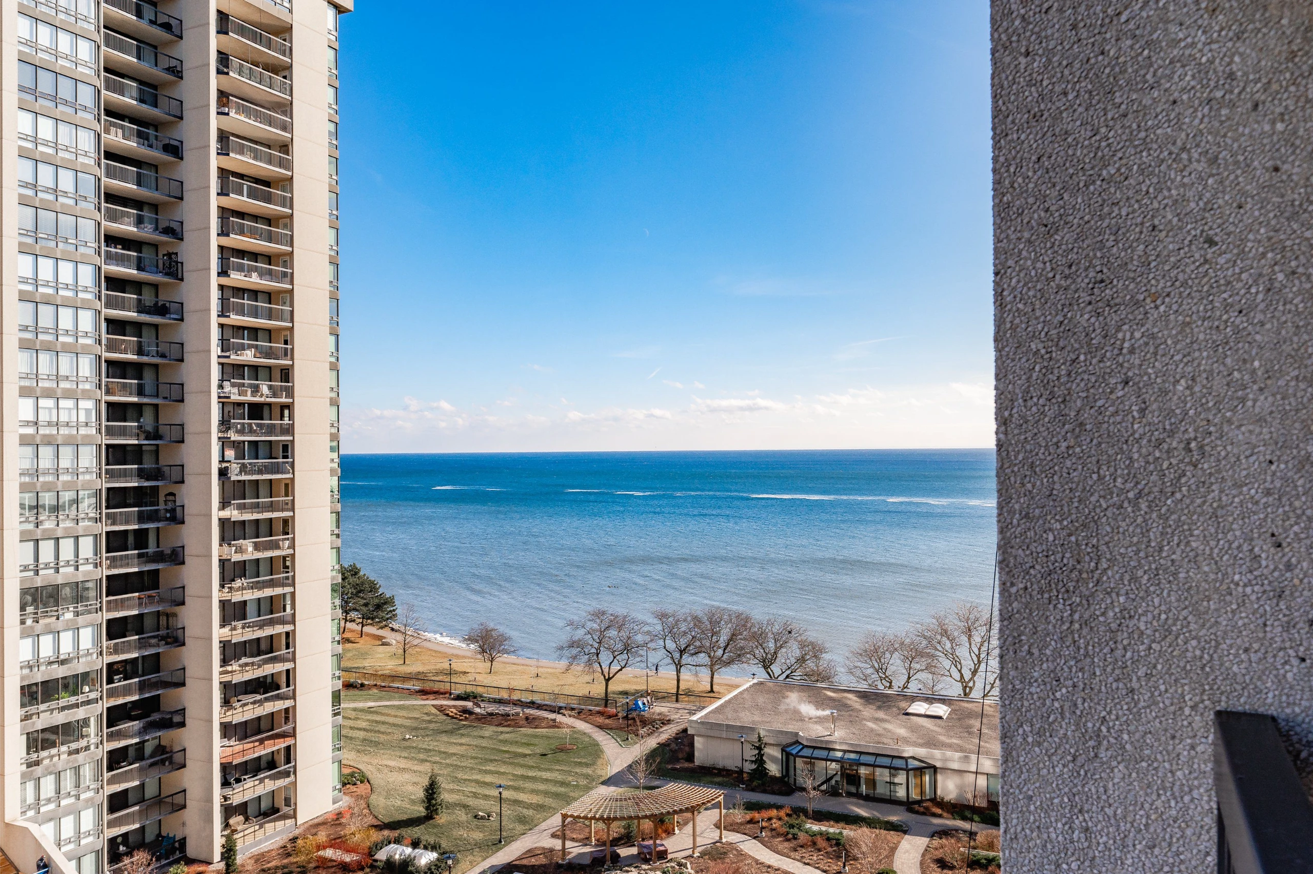 Waterfront Lakeside Condo