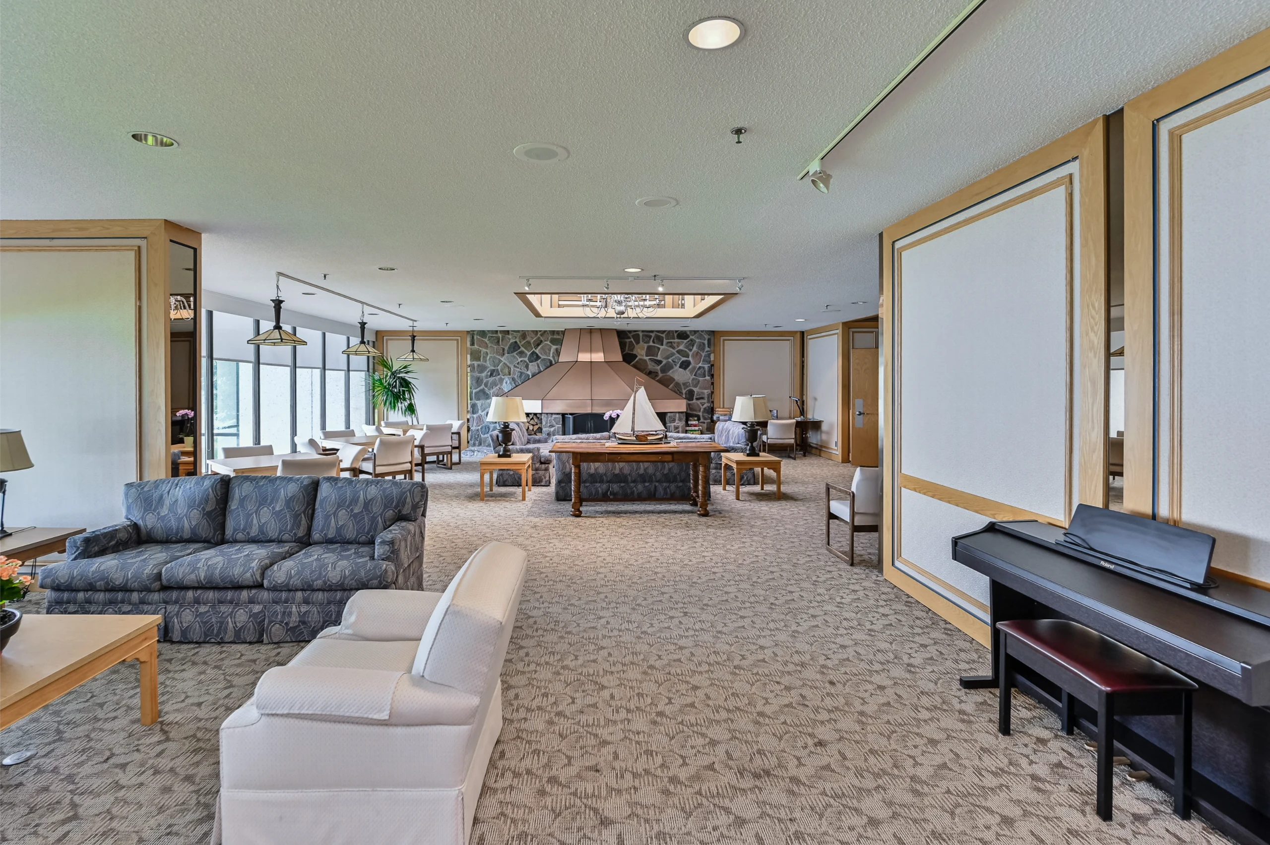 Waterfront Lakeside Condo