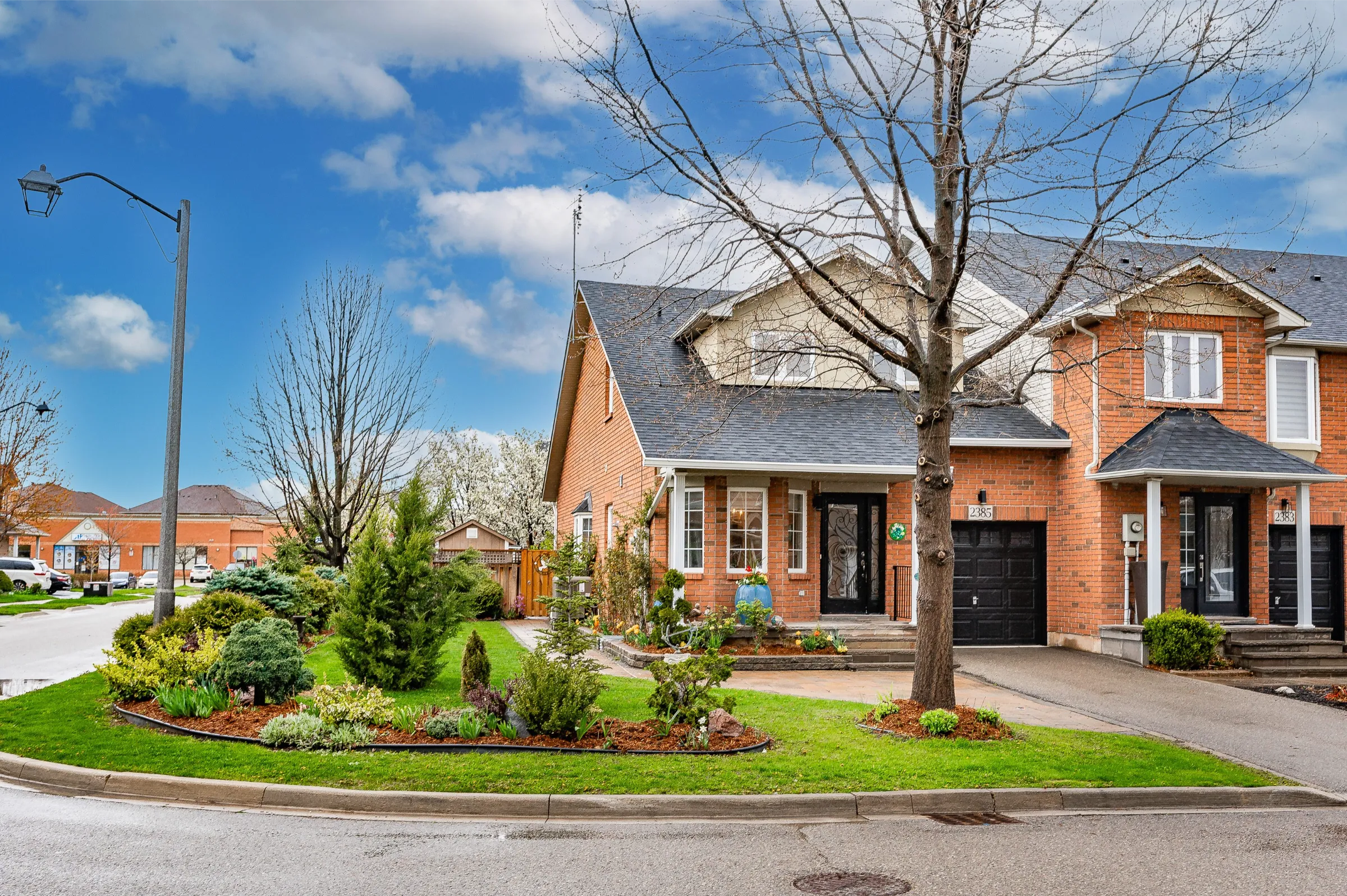 Renovated bungaloft townhouse