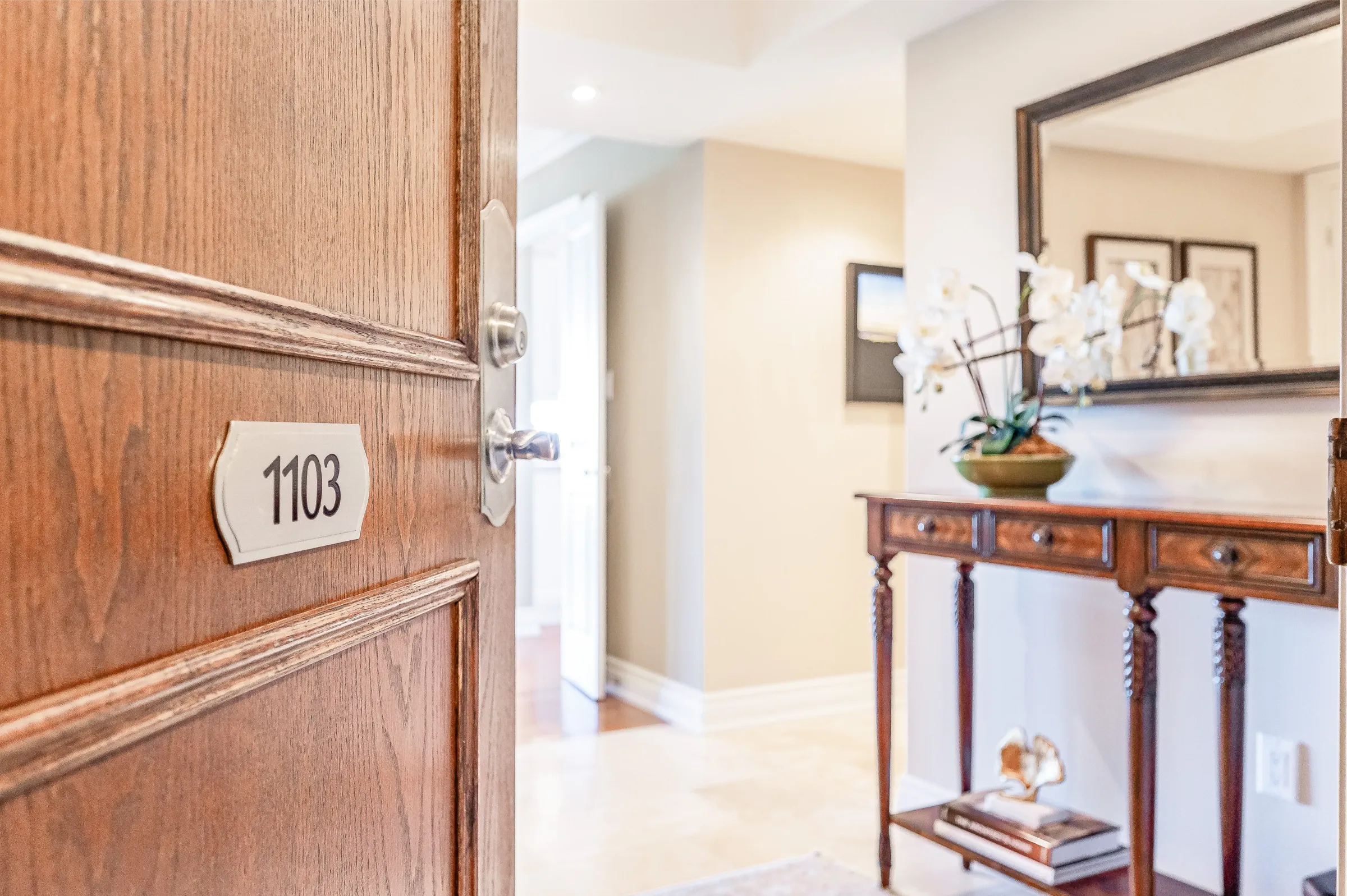 Luxury lakeside condo