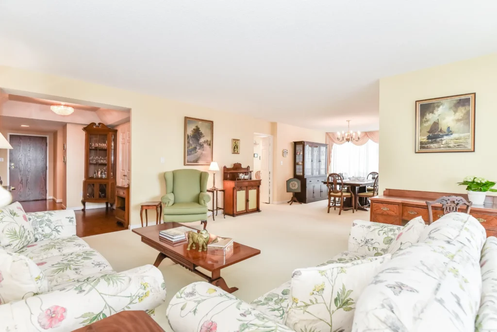 Immaculate corner unit