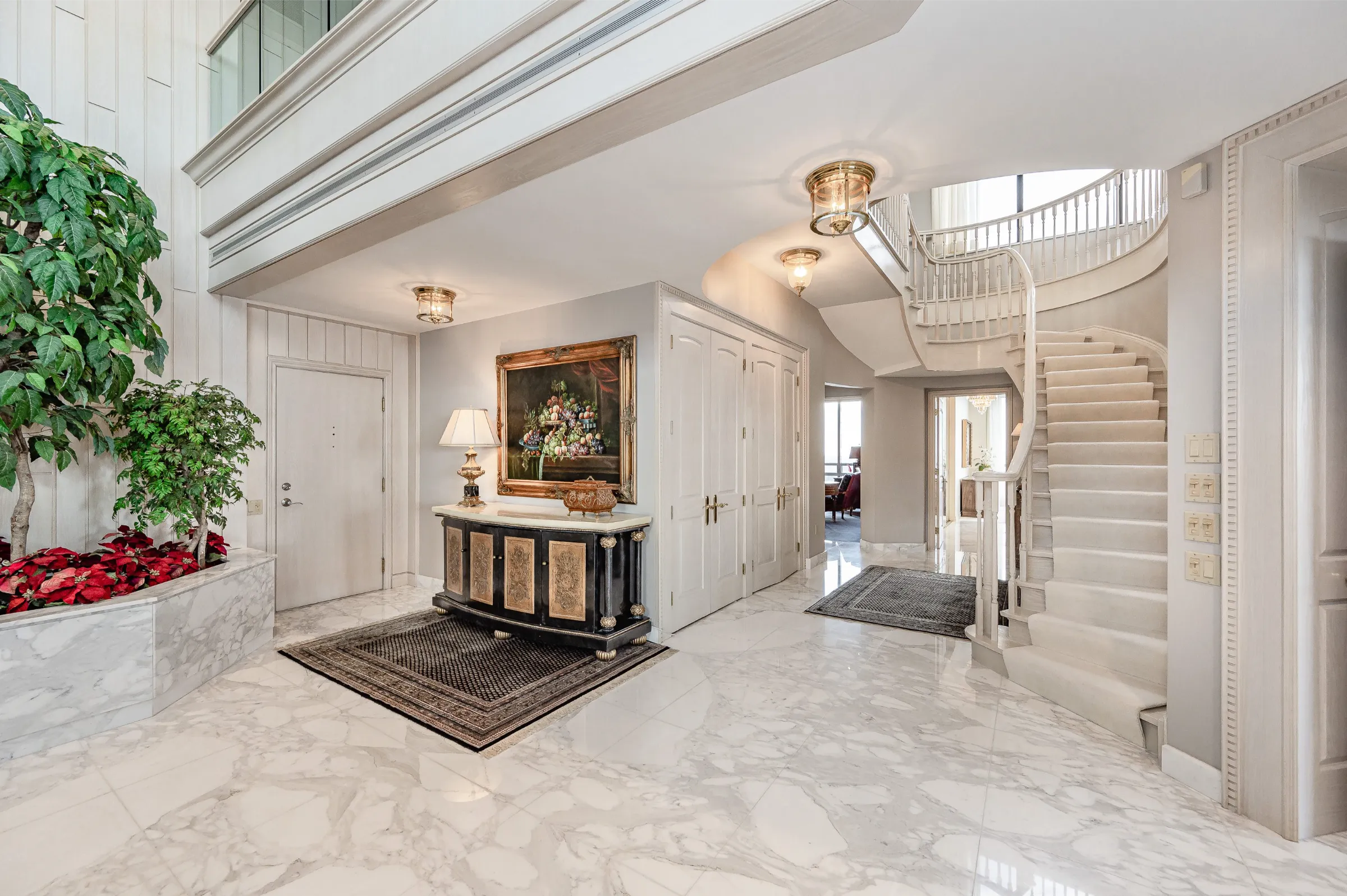 Luxury Lakeside Living