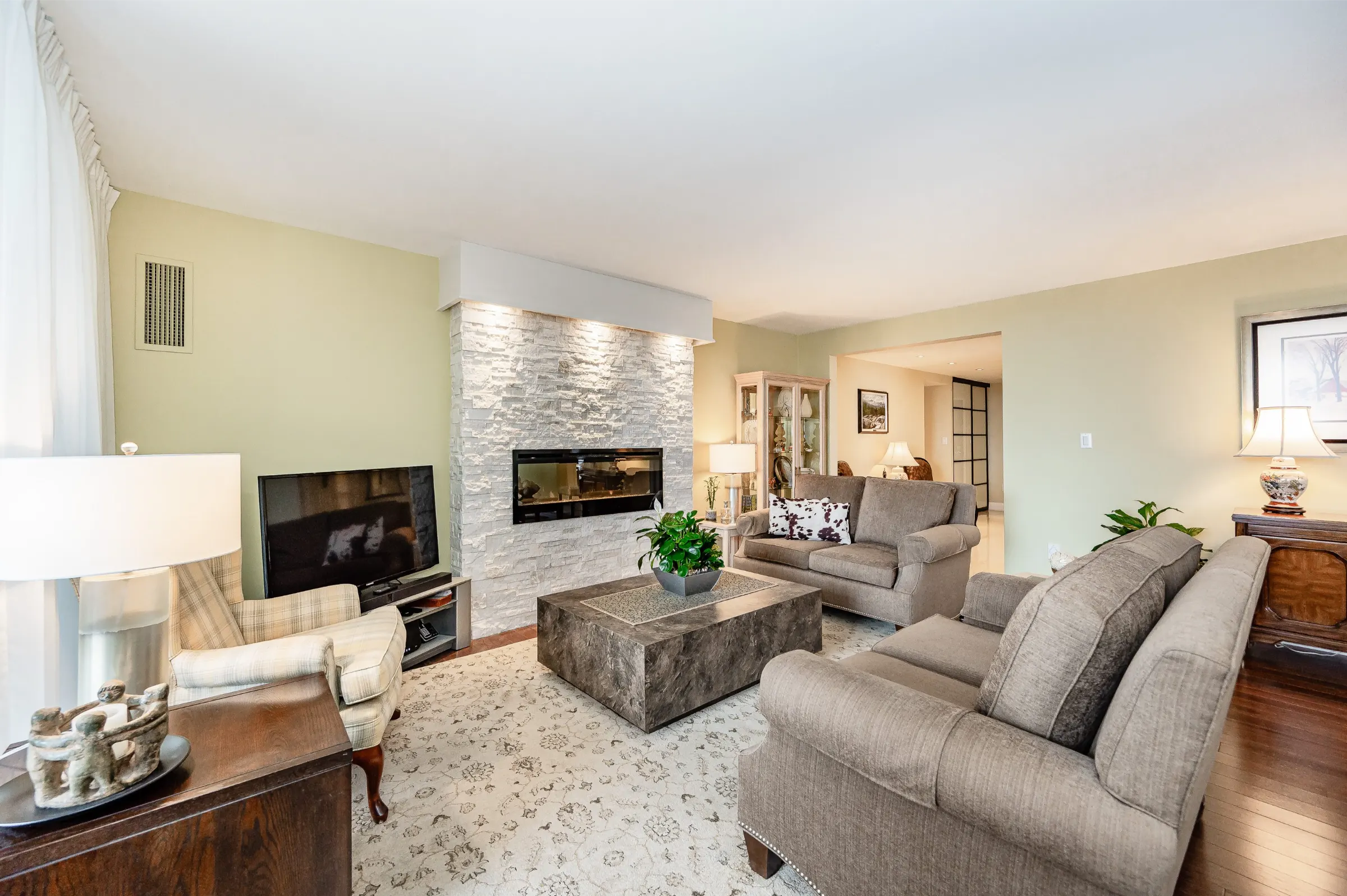 Renovated Lakeside Condo