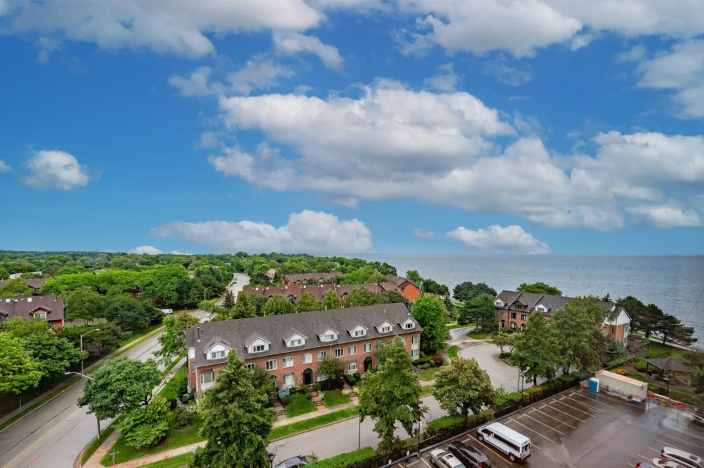 Waterfront Lakeside Living