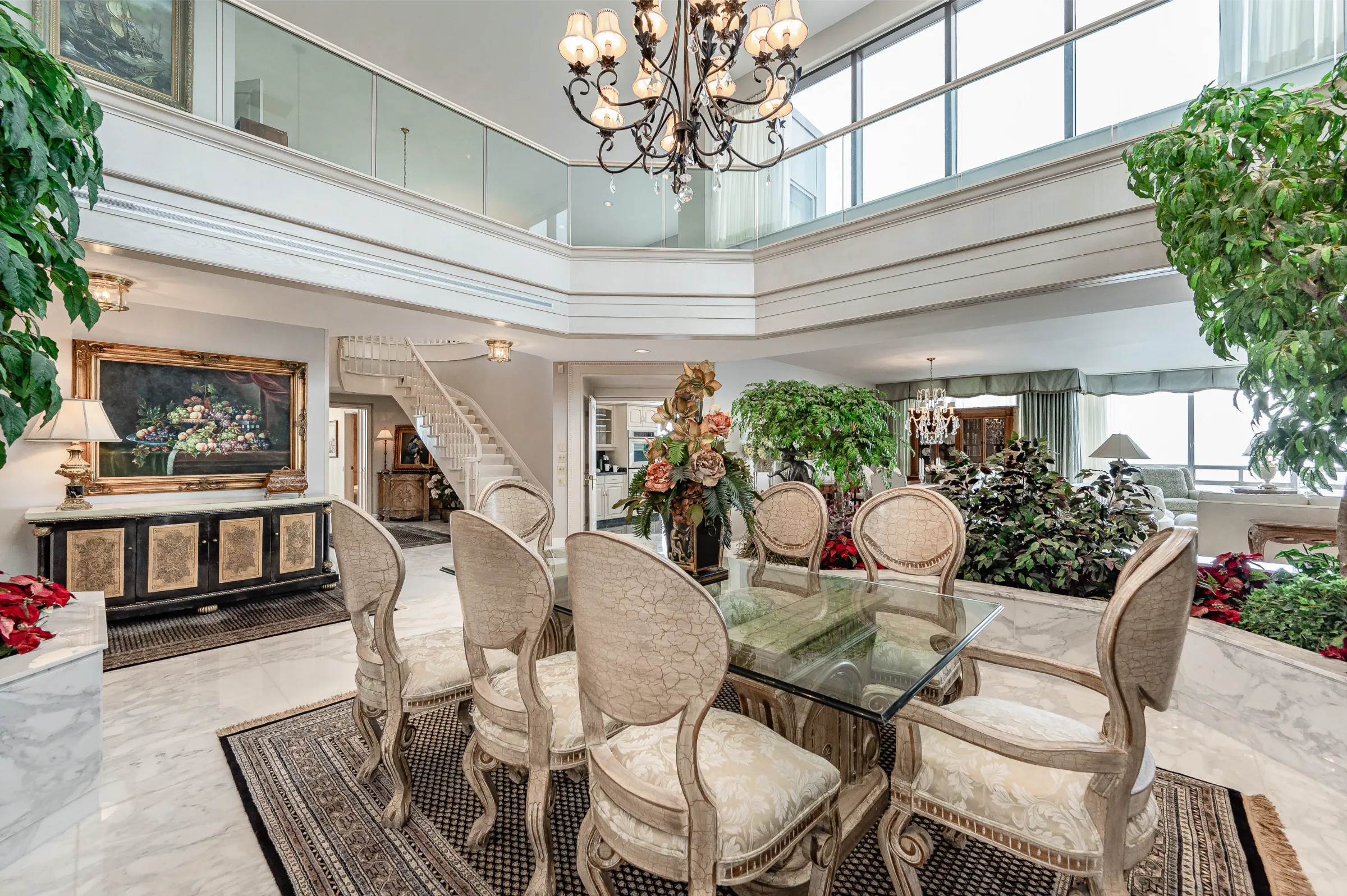 Luxury Lakeside Living