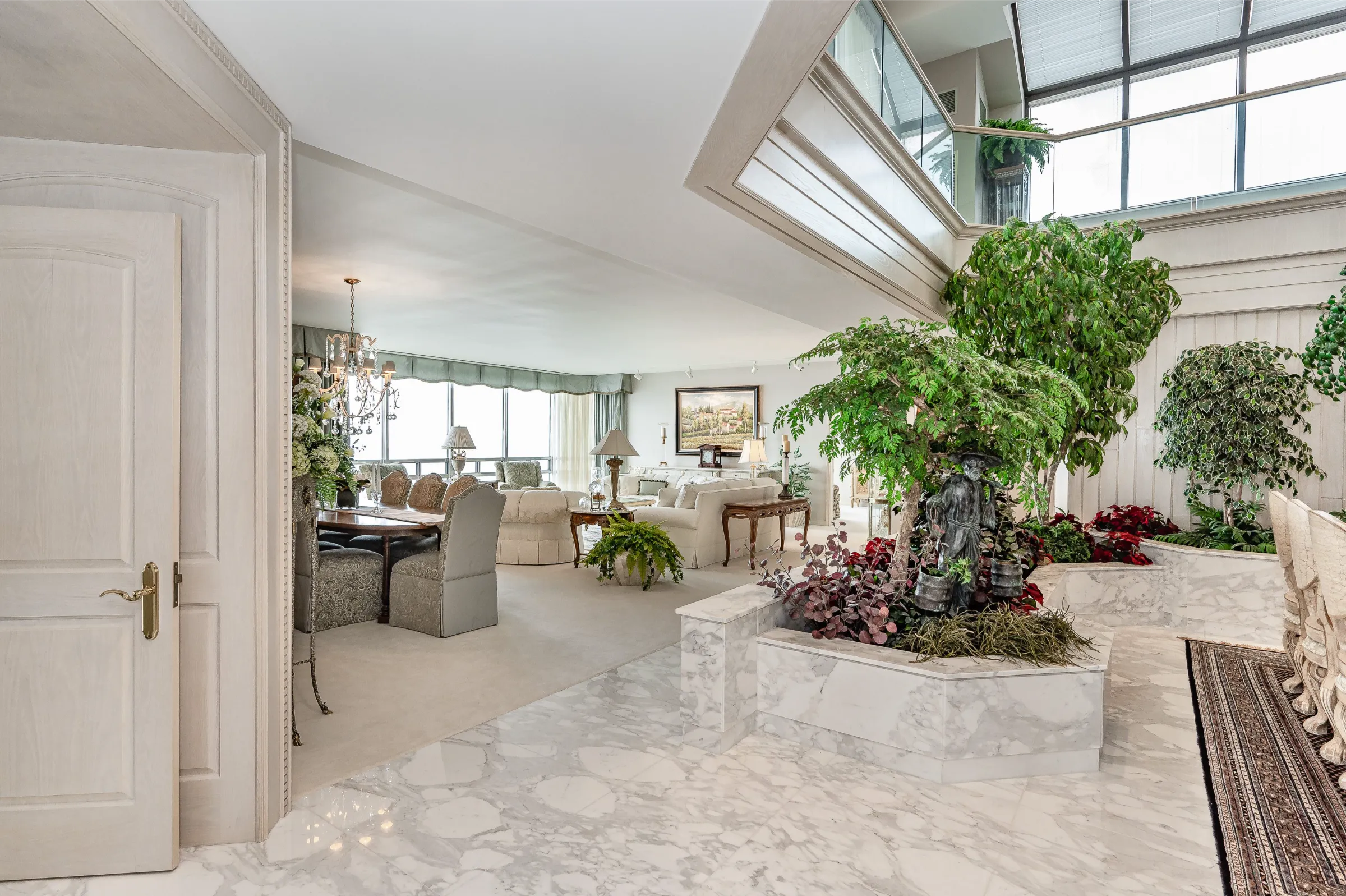 Luxury Lakeside Living