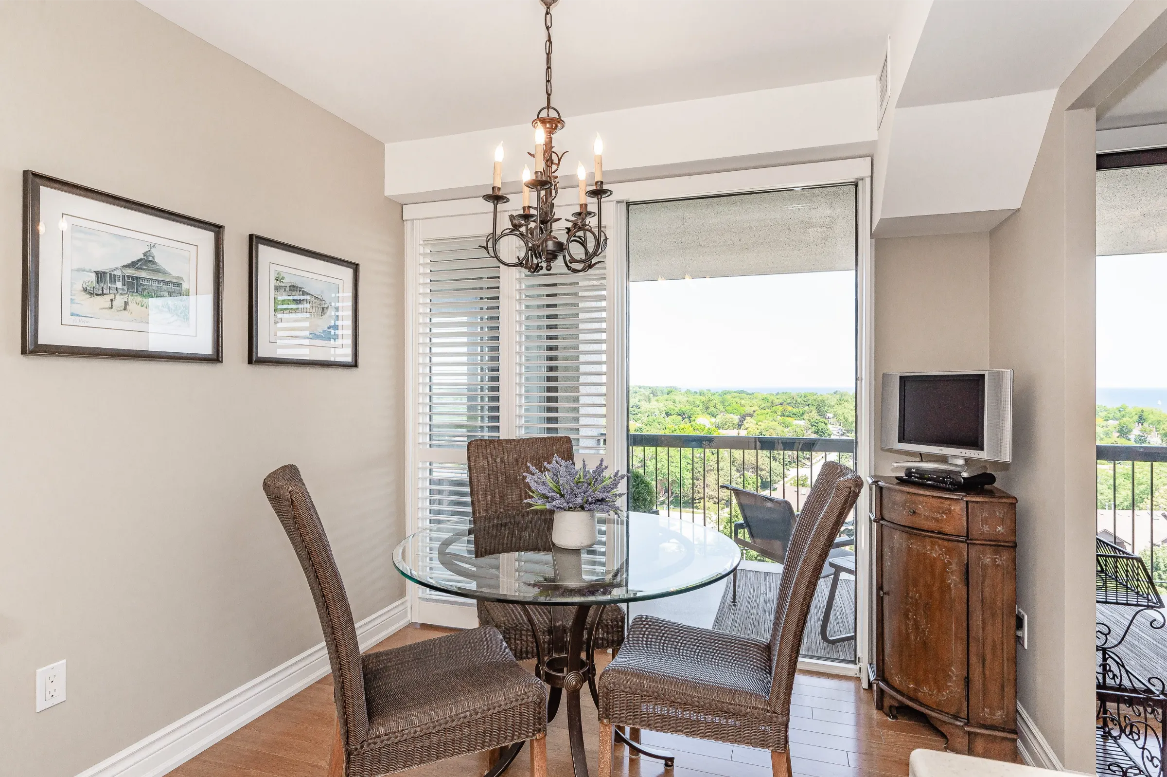 Luxury lakeside condo