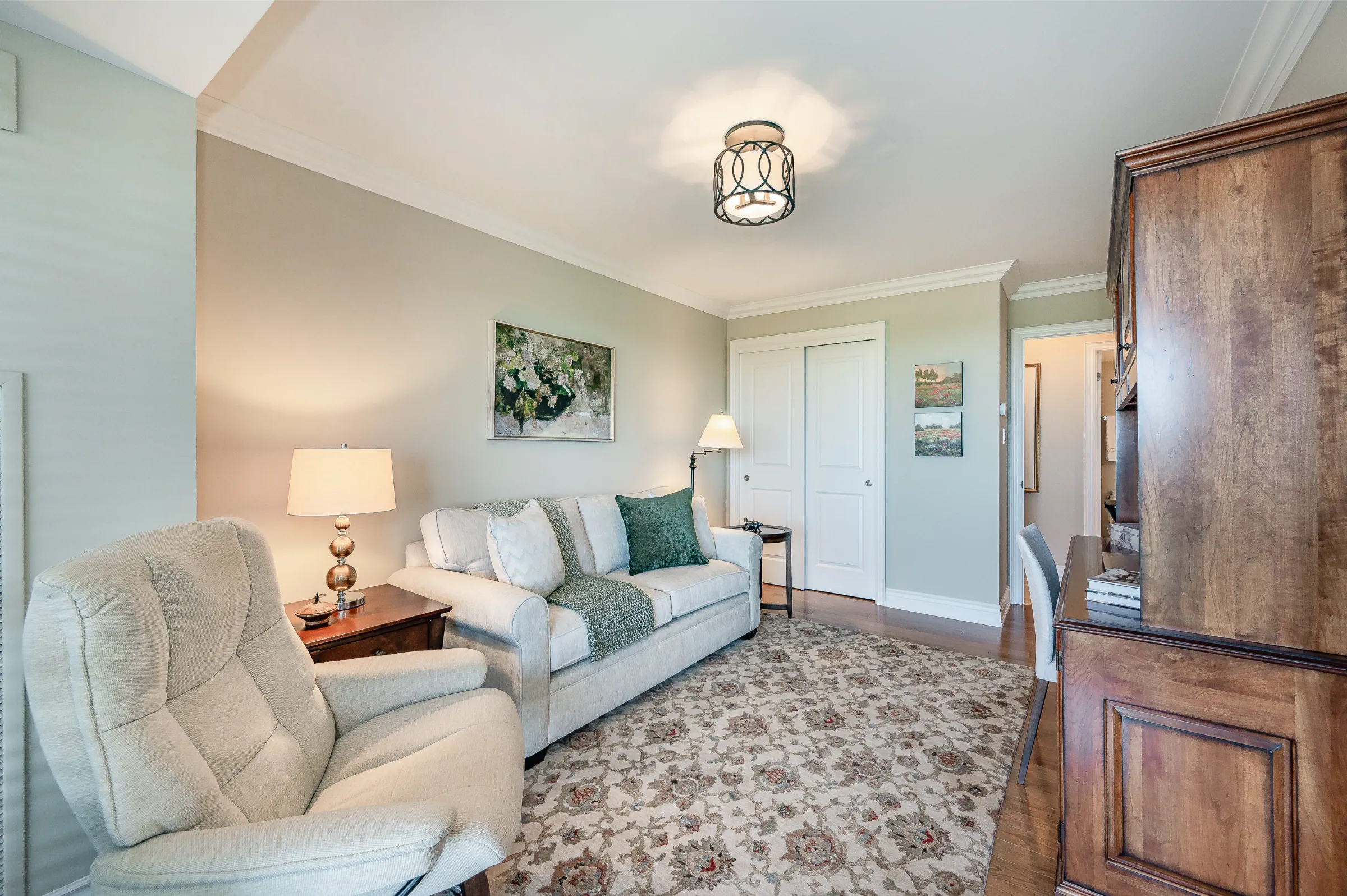 Luxury lakeside condo