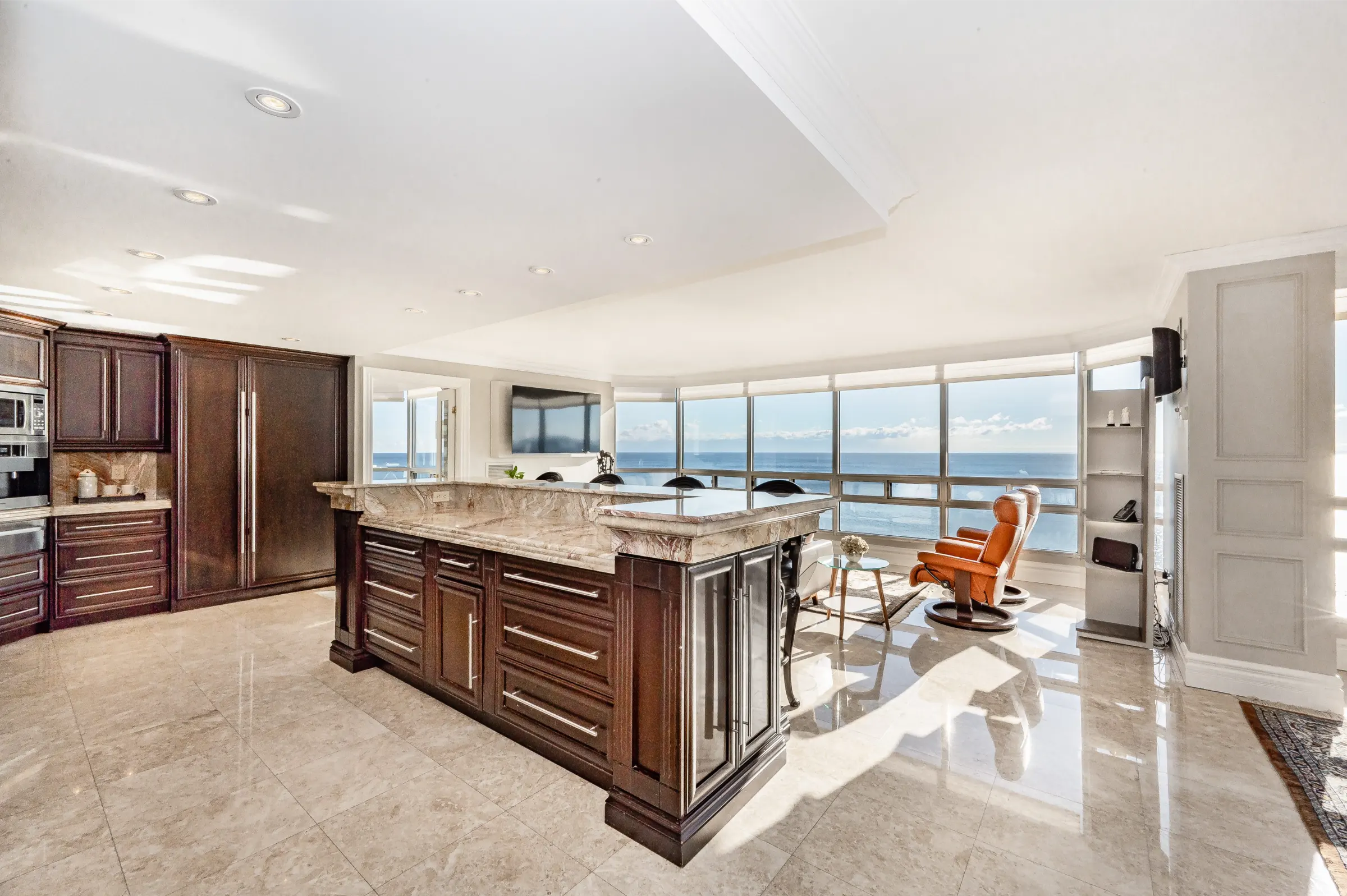 Luxury lakefront condo