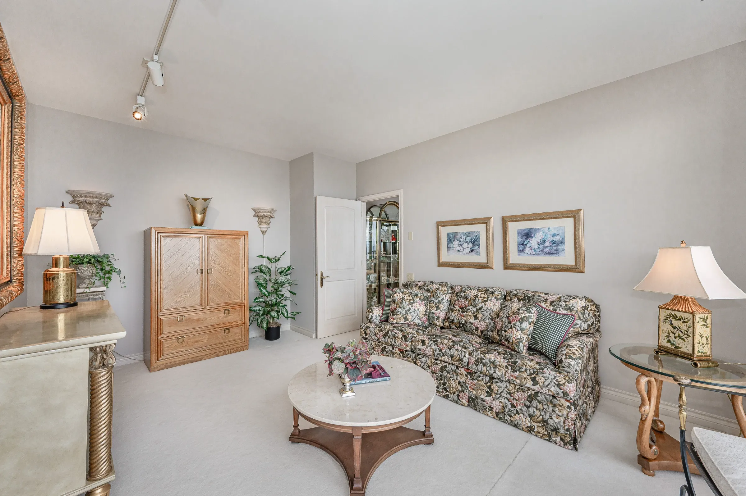 Luxury Lakeside Living