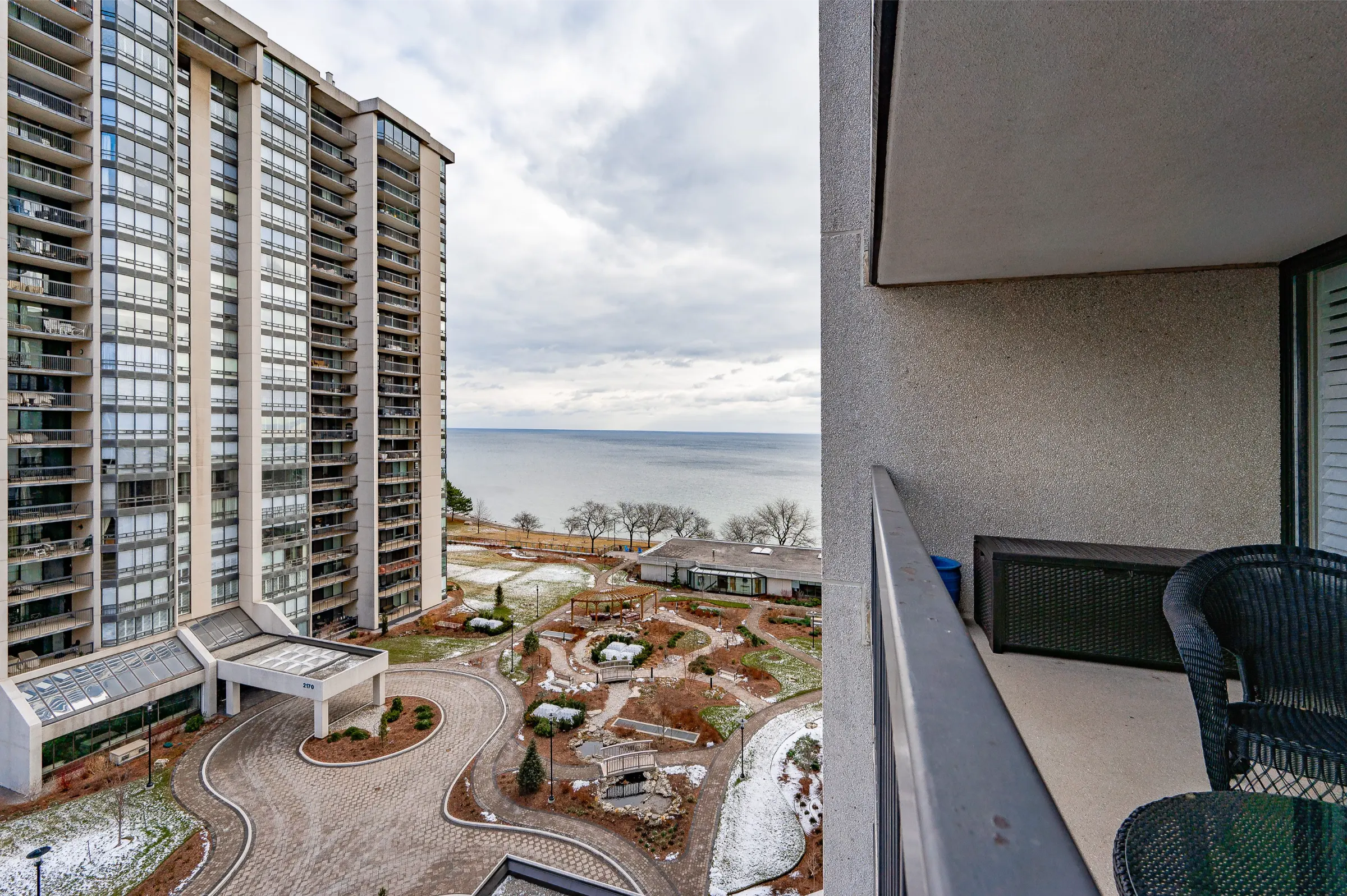 Renovated Lakeside Condo