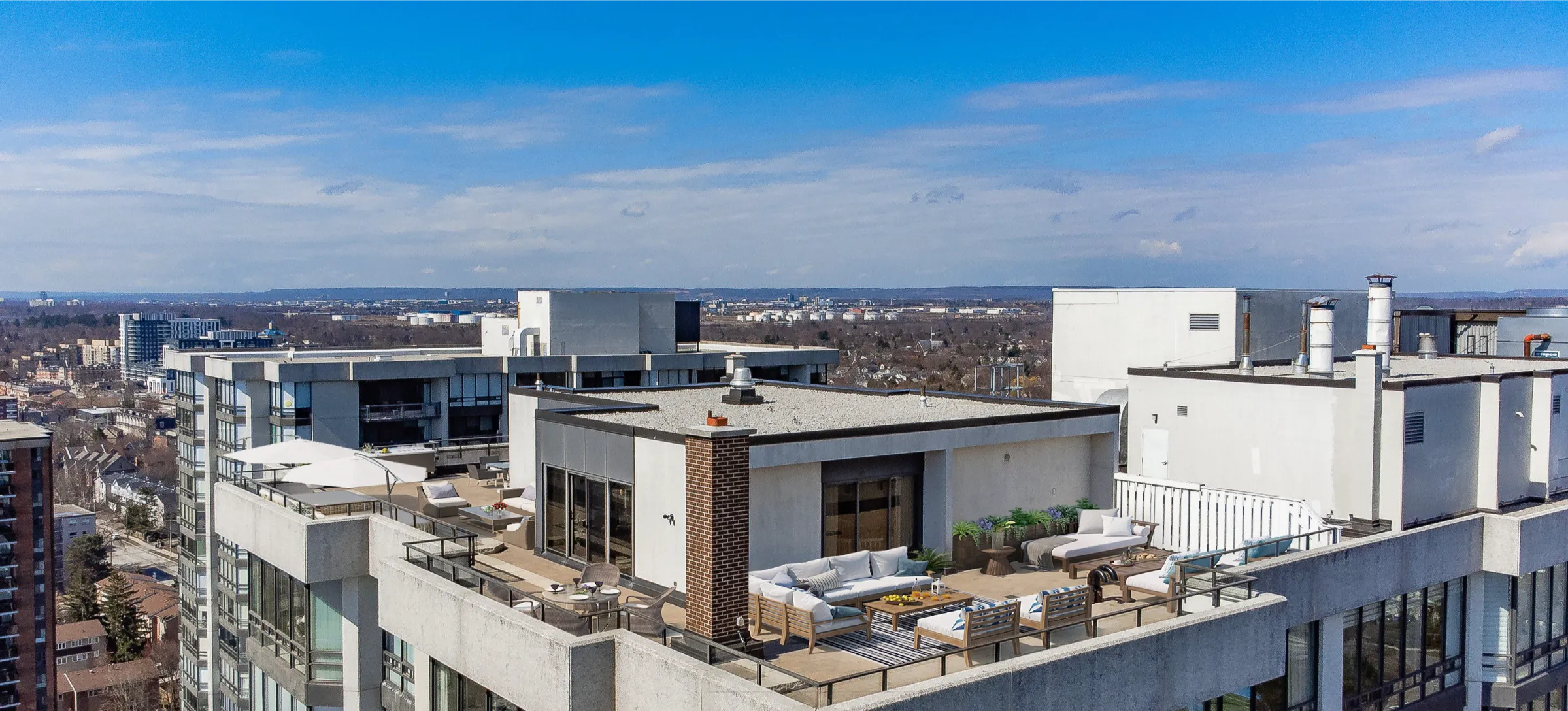 Luxury Lakeside Living