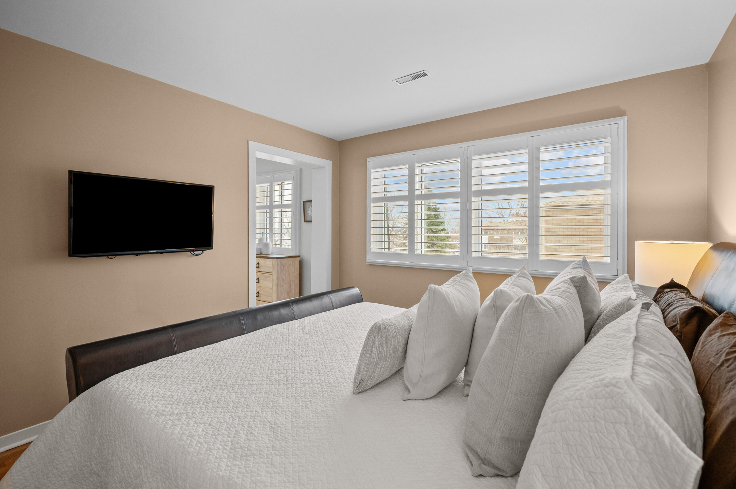 Bronte Village Townhouse