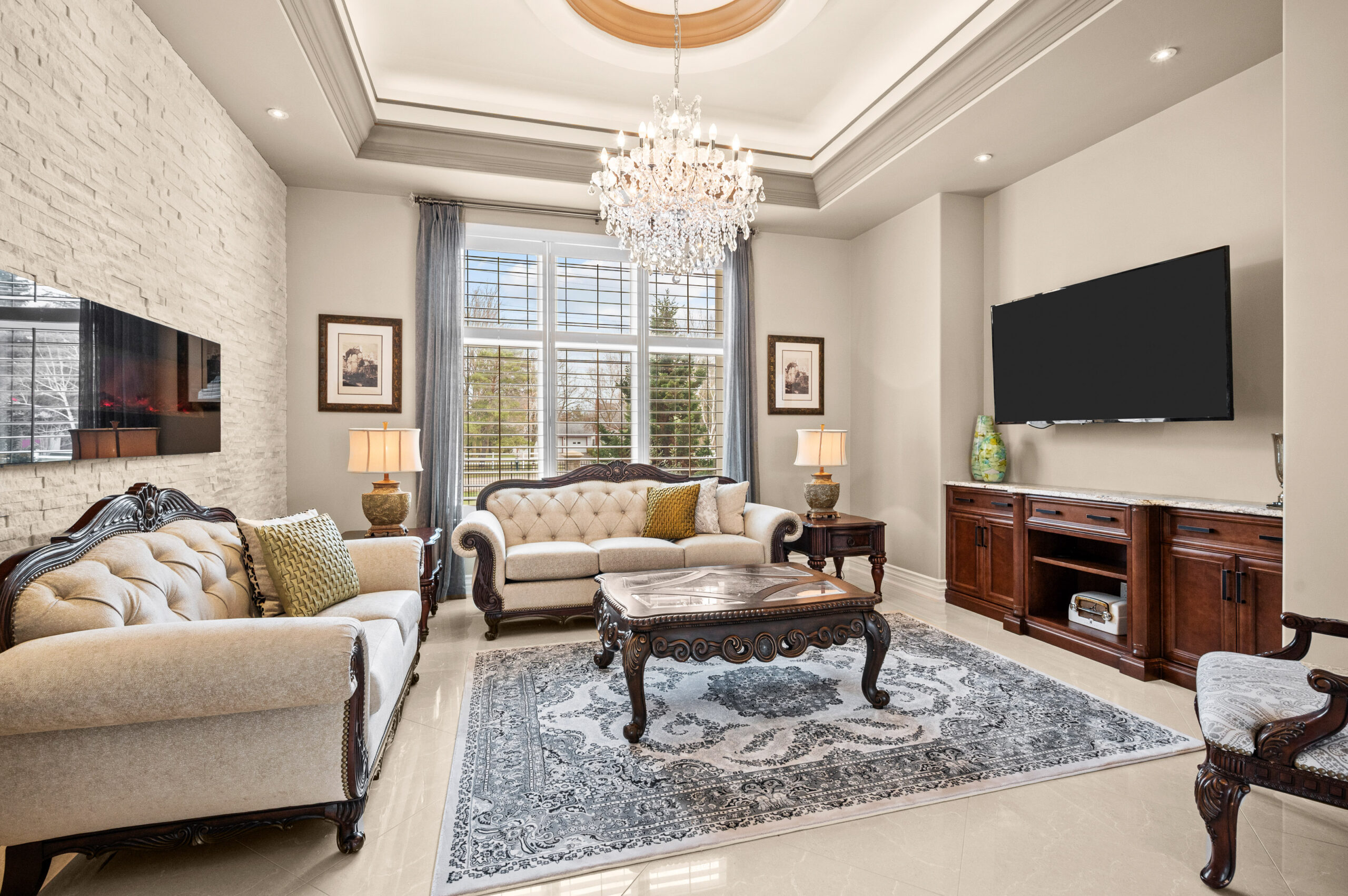 Luxury Waterloo Home