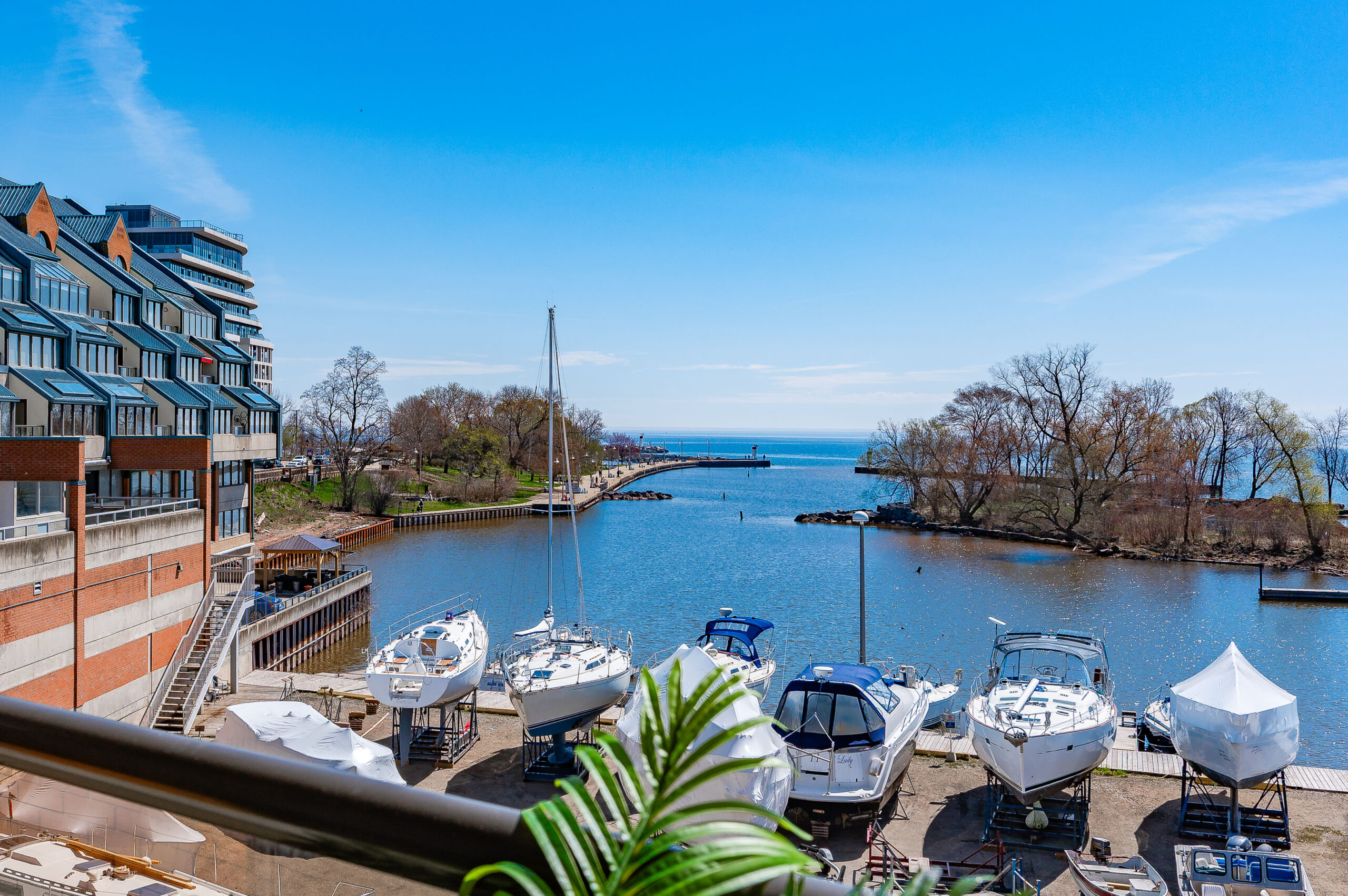 Bronte Harbour Condo
