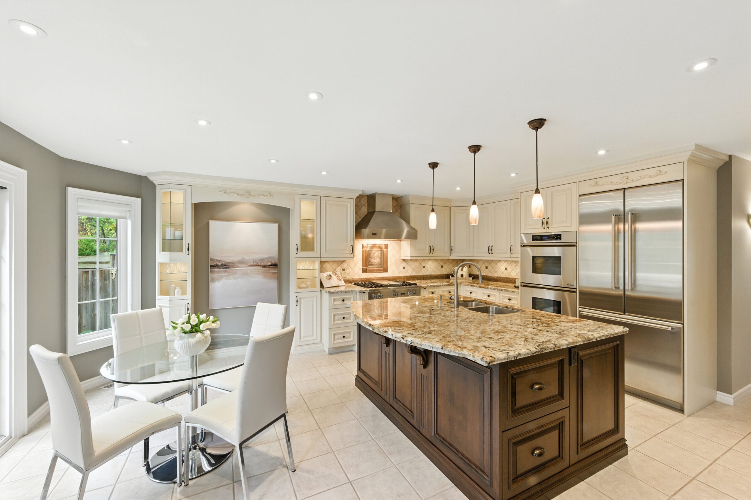 Updated Glen Abbey Home