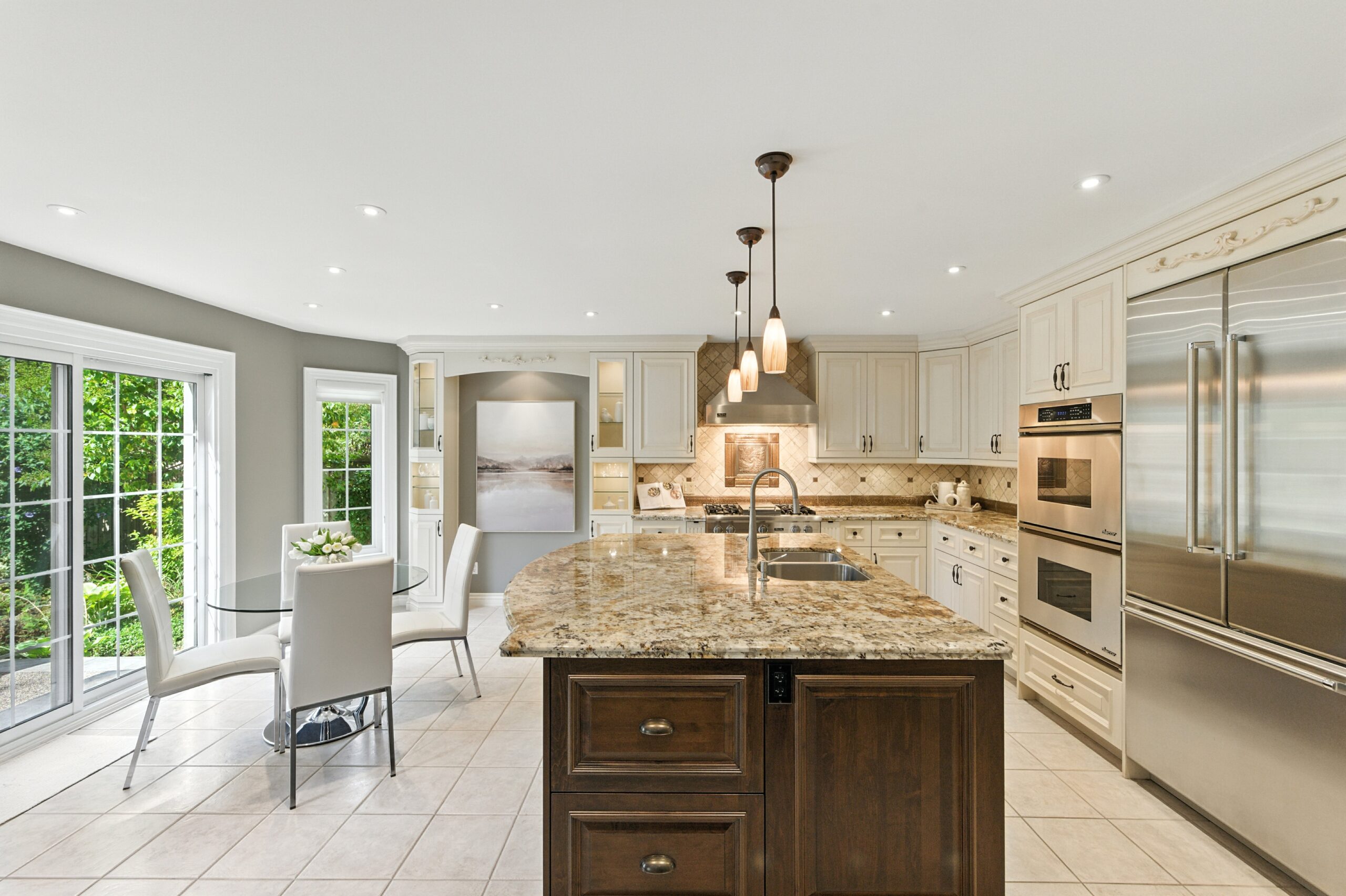 Updated Glen Abbey Home