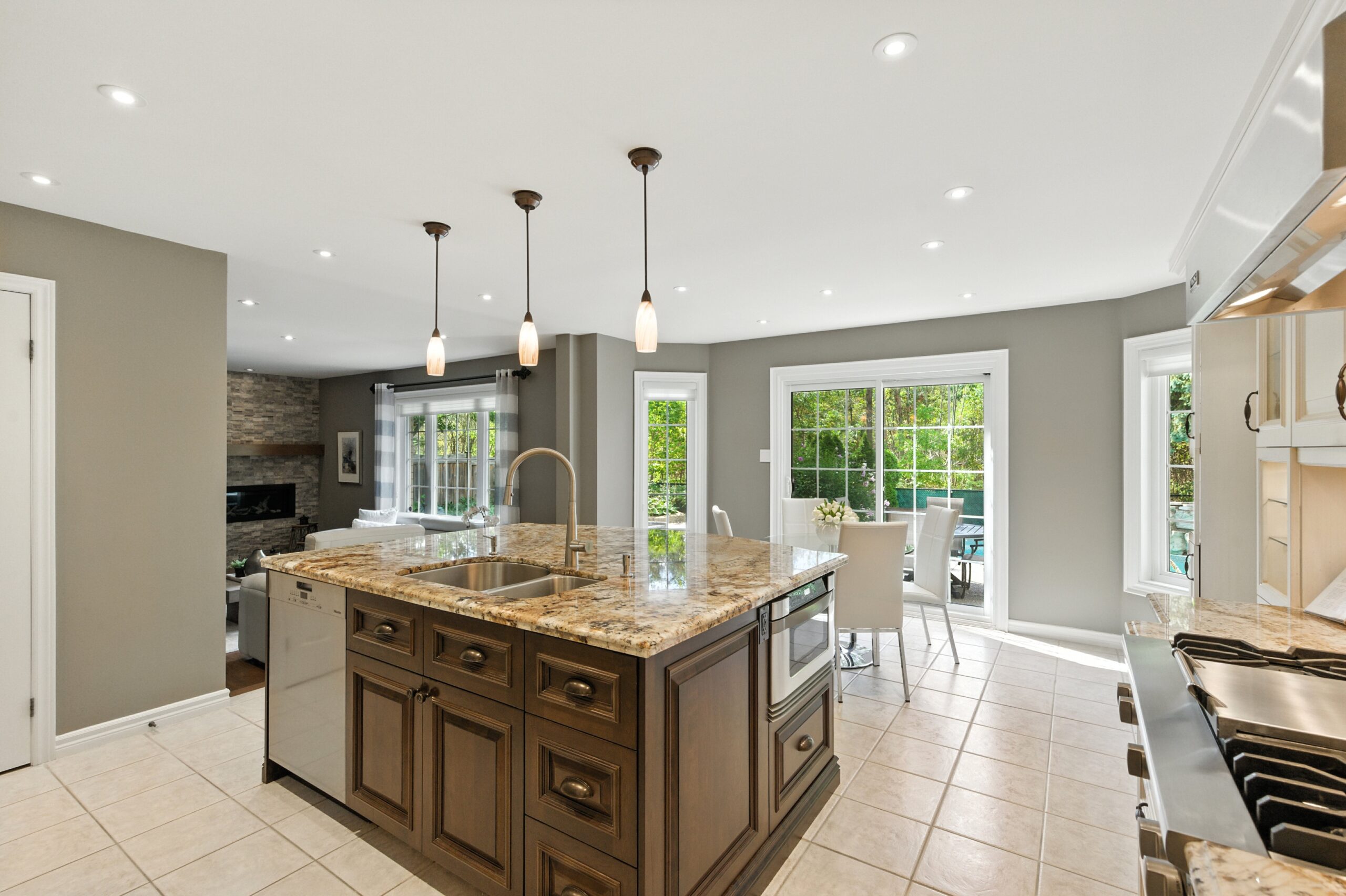 Updated Glen Abbey Home