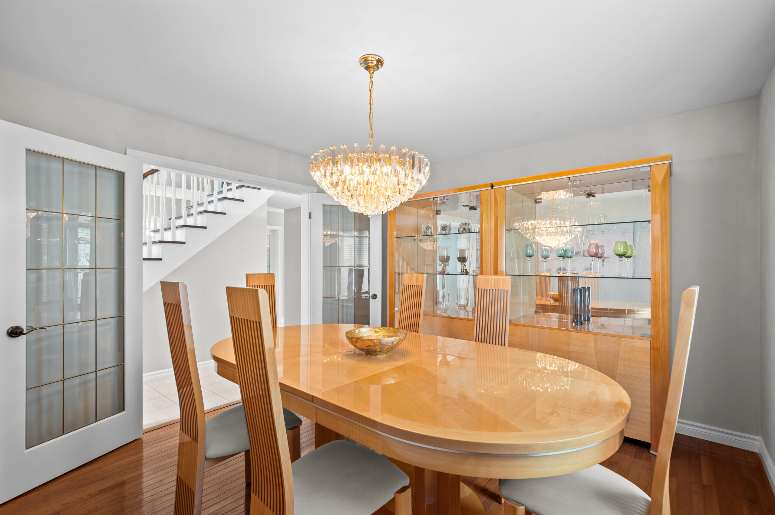 Updated Glen Abbey Home