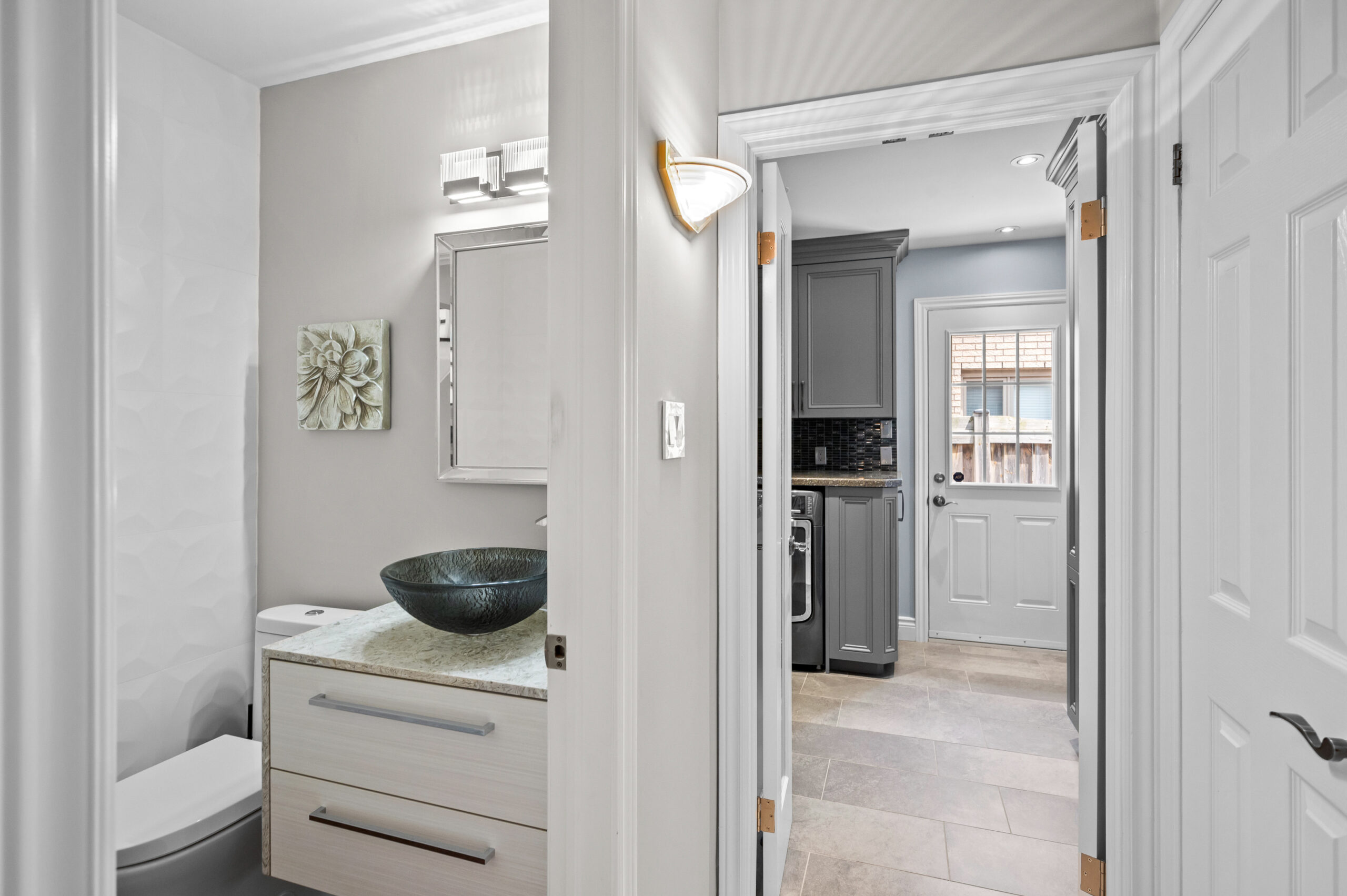 Updated Glen Abbey Home