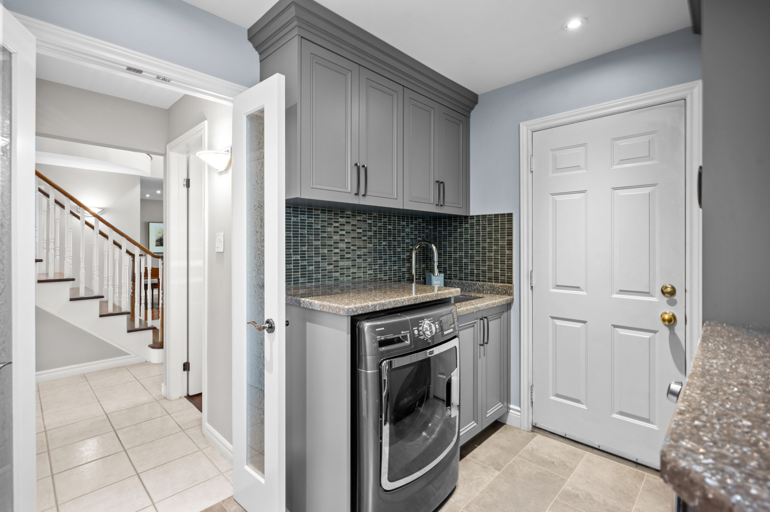 Updated Glen Abbey Home