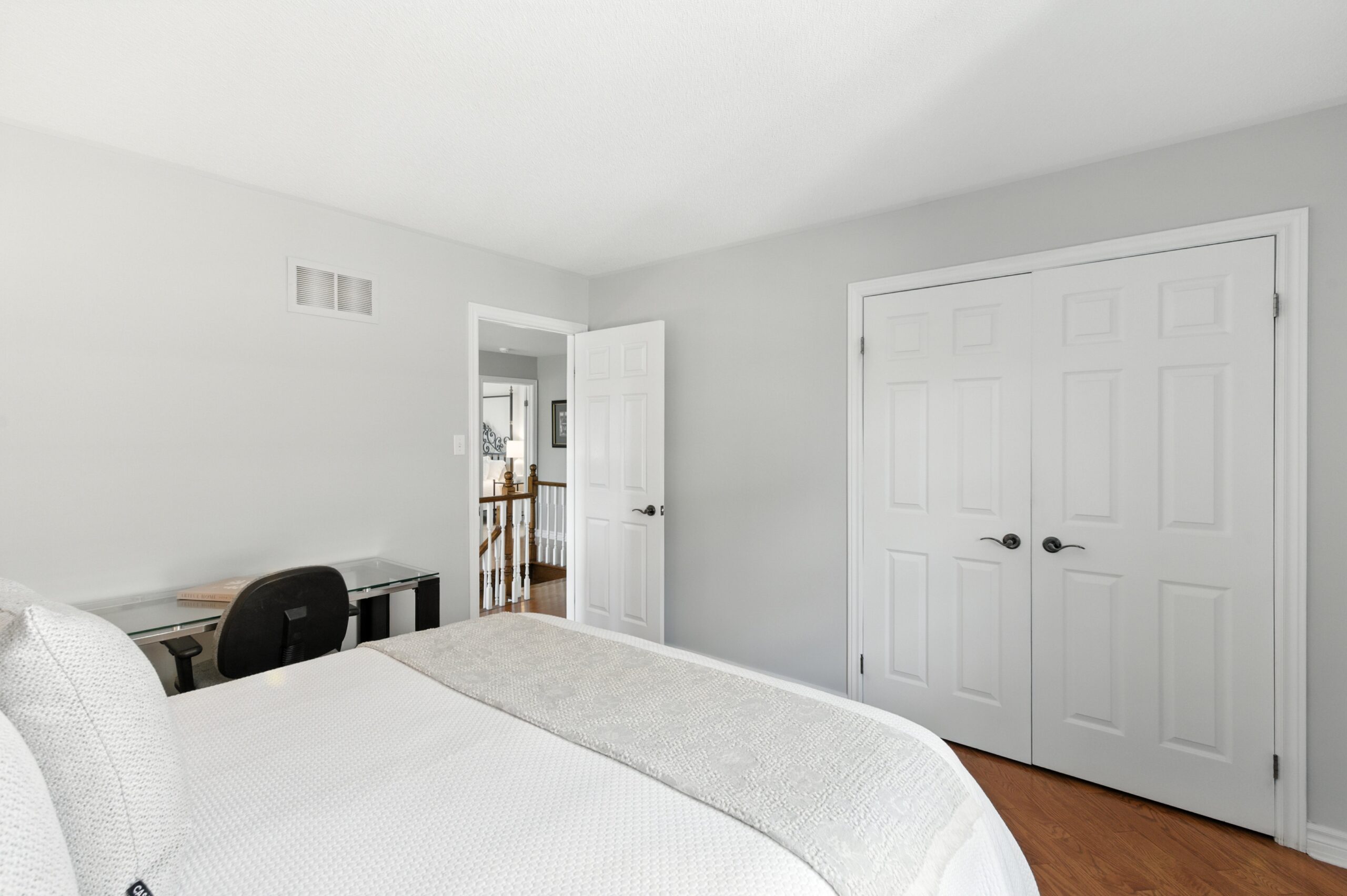 Updated Glen Abbey Home