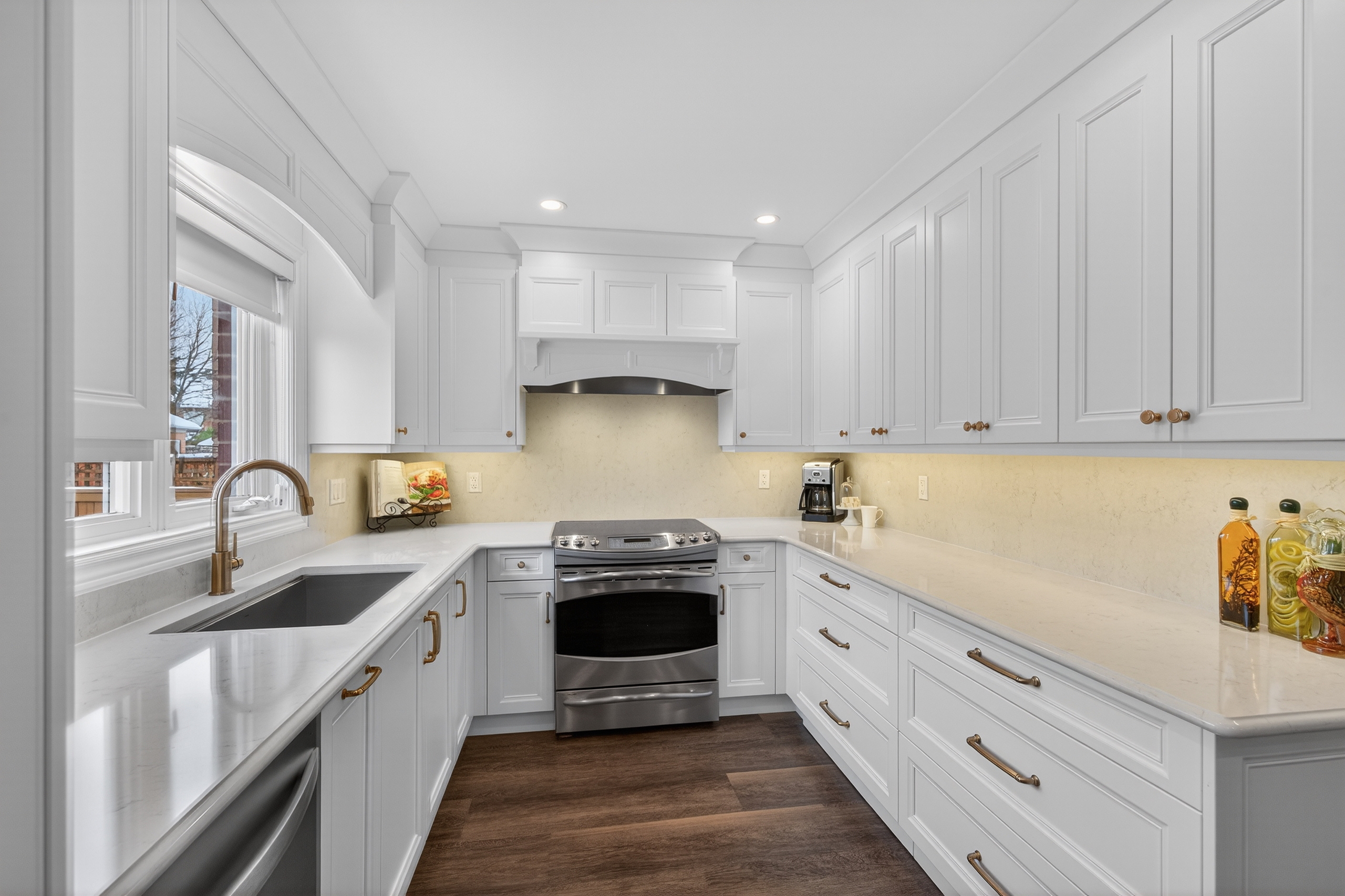 Updated River Oaks Home