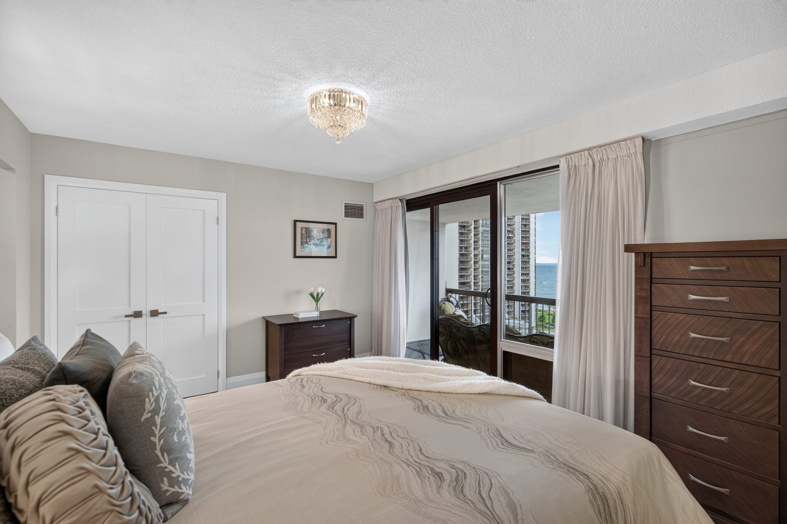 Lake View Bronte Condo